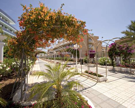 Chinyero walkway in Playa de Las Américas Chinyero walkway in Playa de Las Américas